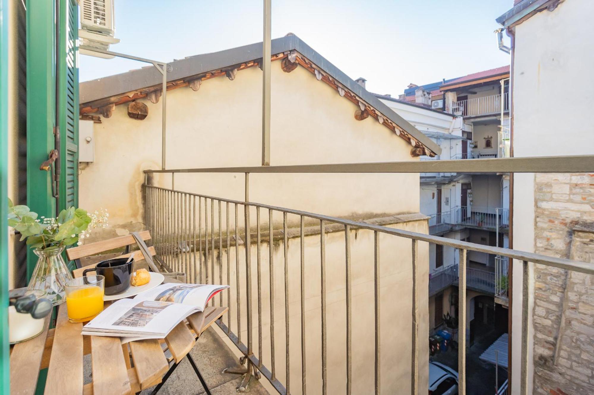 La Casa Di Nino By Rent All Como Exterior photo